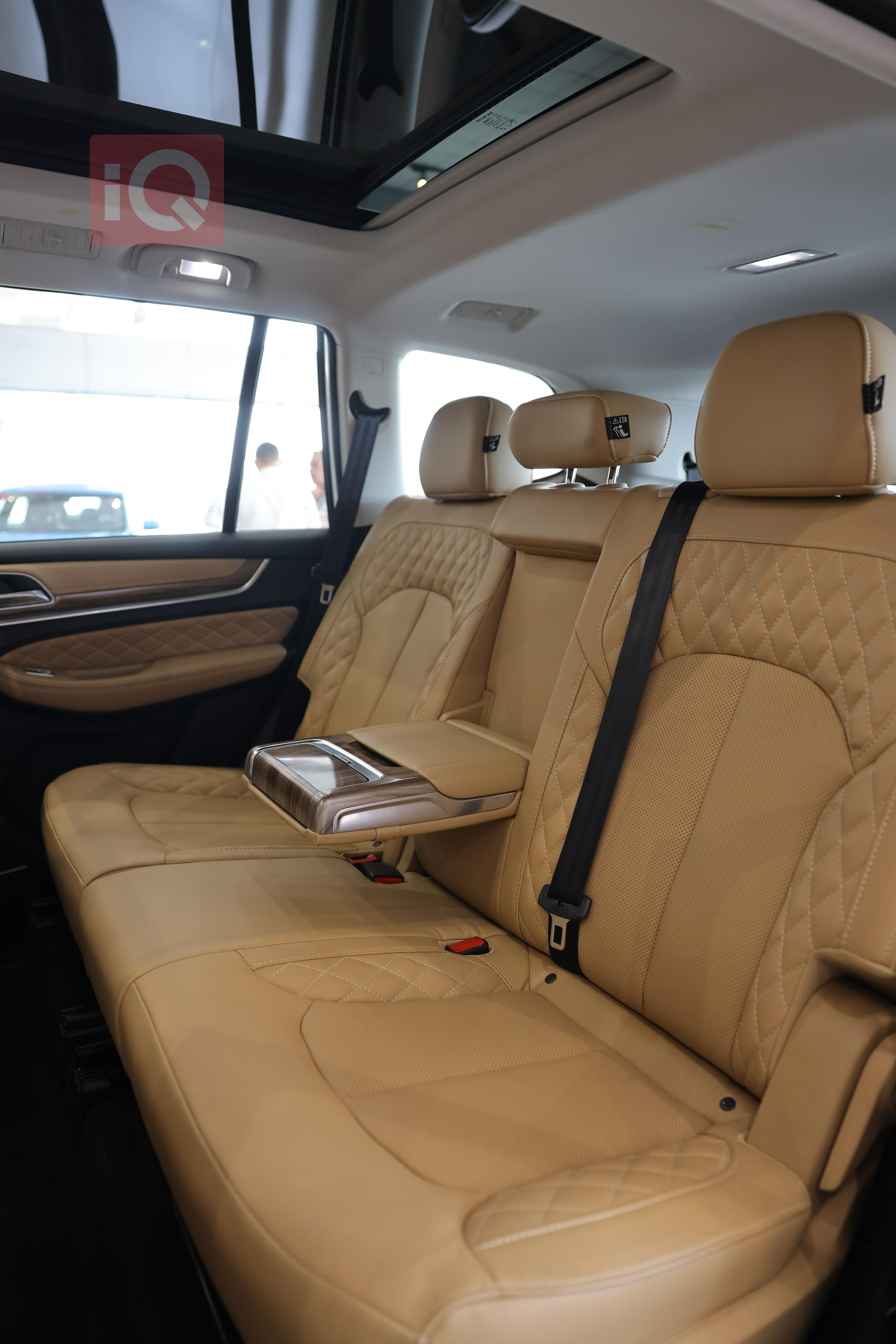 https://cdn.iqcars.ioimg-11.JPG